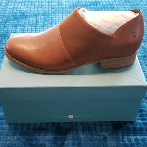 Revitalign brown leather booties